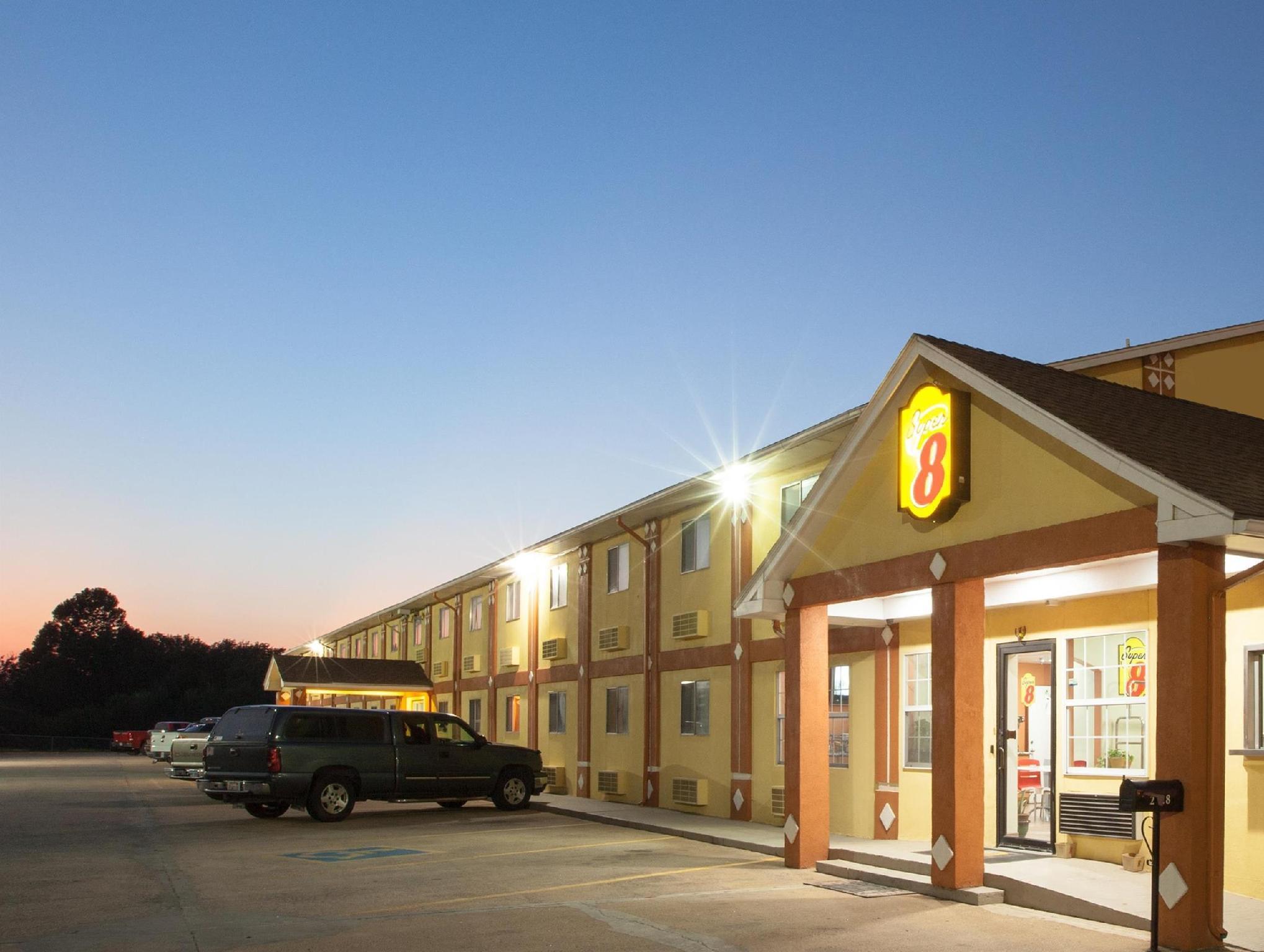 Hotel Super 8 By Wyndham Chickasha Esterno foto